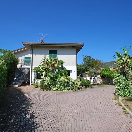 Mimosa - Aria Condizionata, Giardino, Biciclette E Posti Auto Coperti Lägenhet *